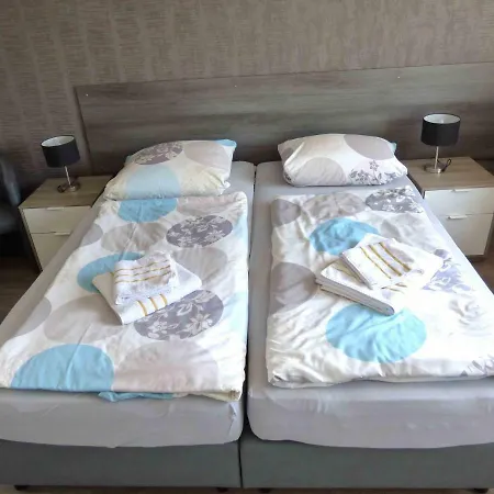 Komfort Zwenkauer Appartamento *